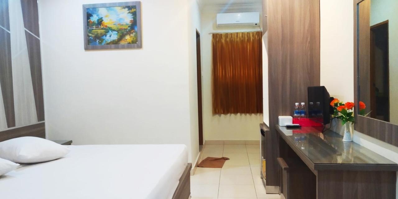 Paradise Hotel Tanjungpinang Zewnętrze zdjęcie